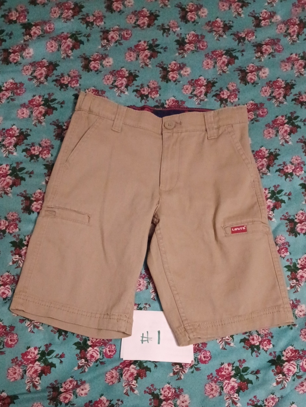 #1 Levi's Khaki Cargo Shorts For Boys Size 8